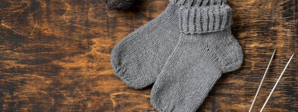 Quelle aiguille choisir pour tricoter des chaussettes ?