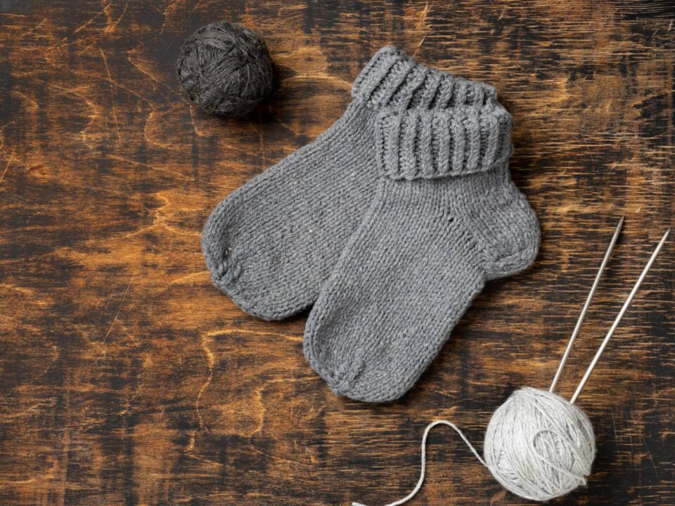 Quelle aiguille choisir pour tricoter des chaussettes ?